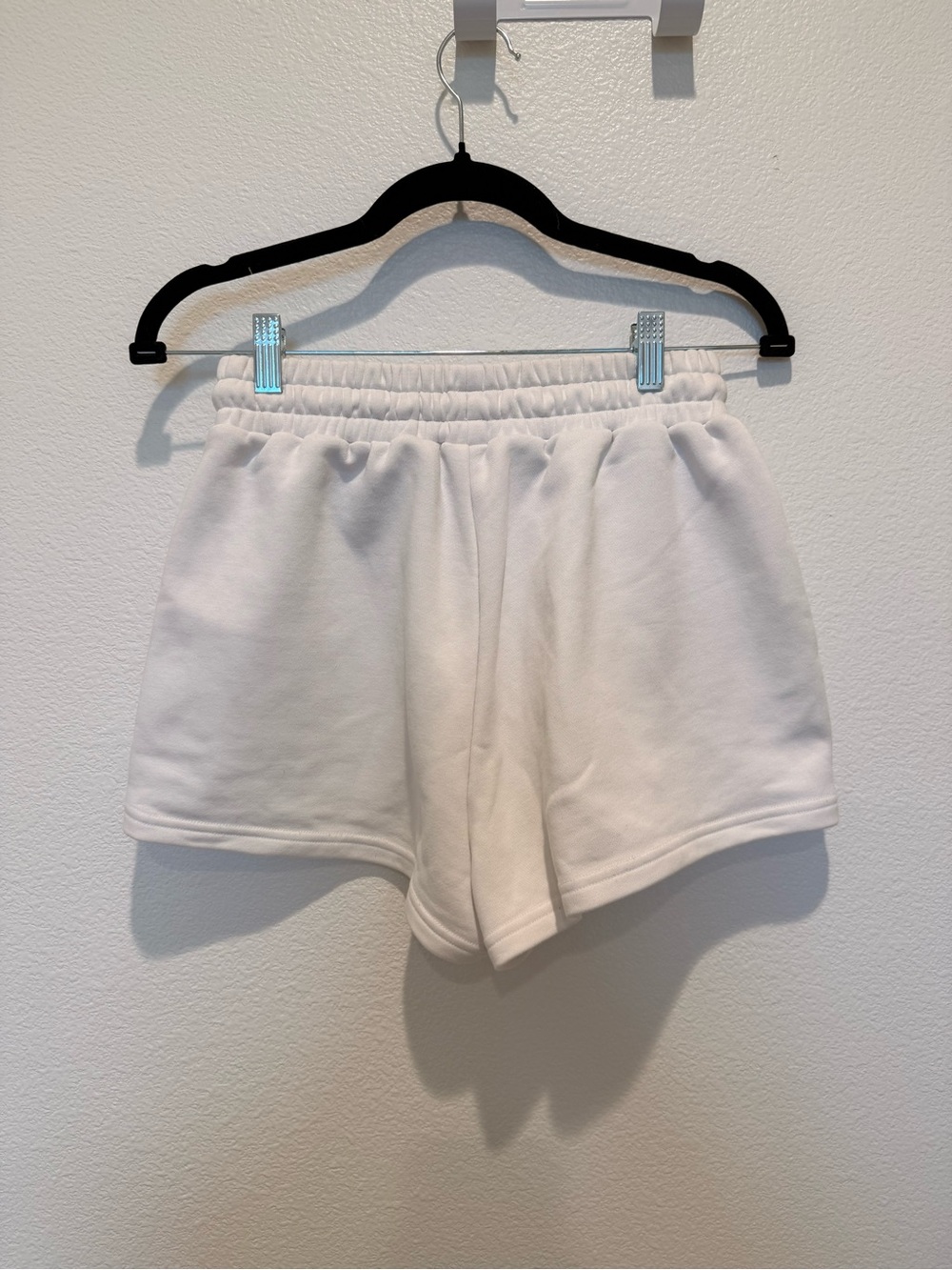 Sarah’s Day x Whitefox white Pullover Sweatshirt and sweat shorts with Pink Logo - Picture 5 of 5